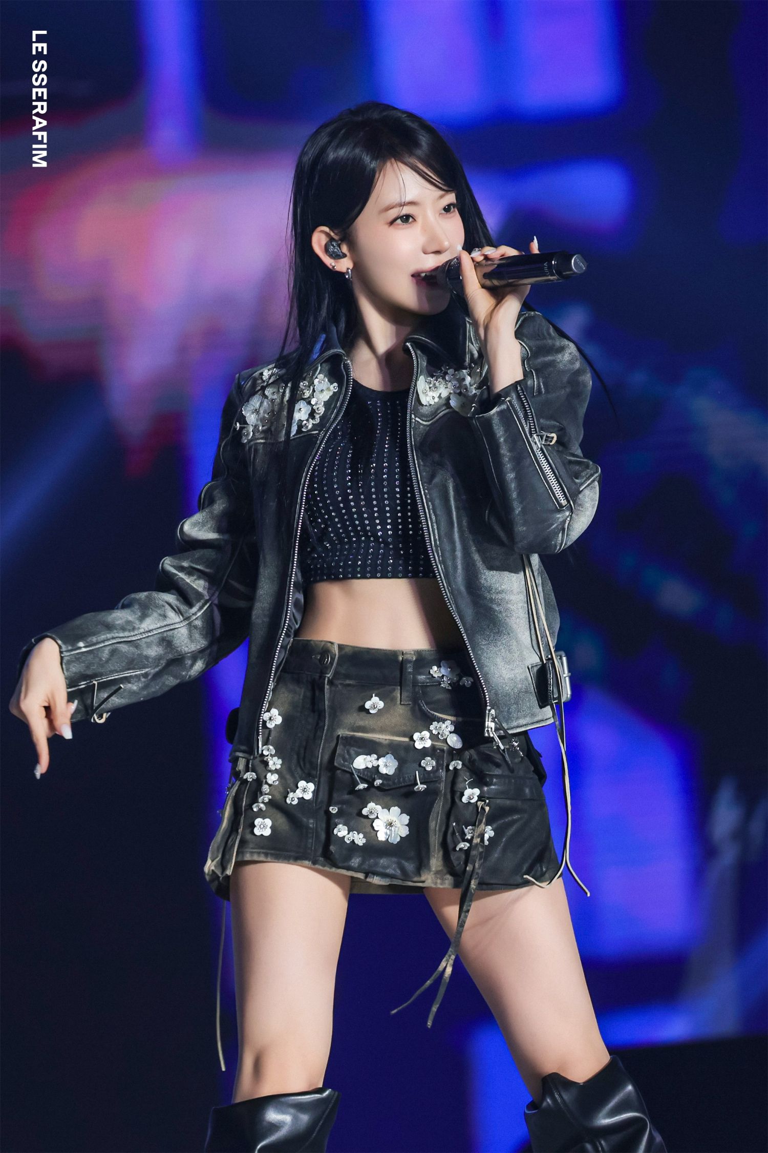 Behind-the-scenes cut of Sakura (LE SSERAFIM)