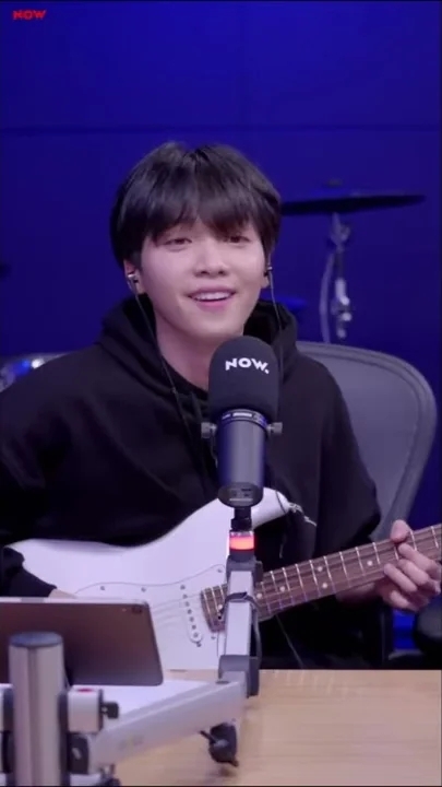 Today's most popular wallpaper in the Jeong Sewoon community