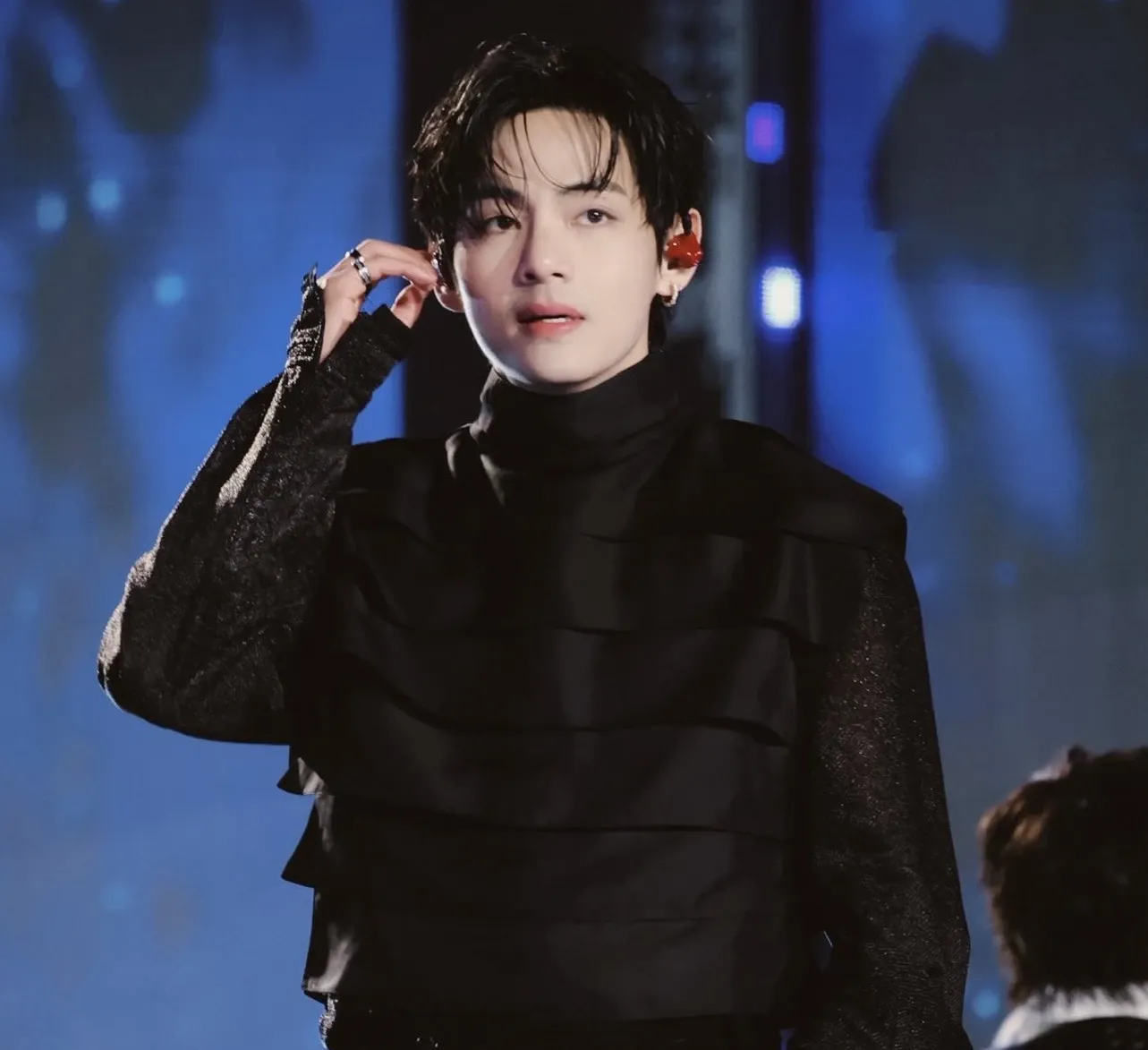 뷔 (방탄소년단) 최근 활동샷