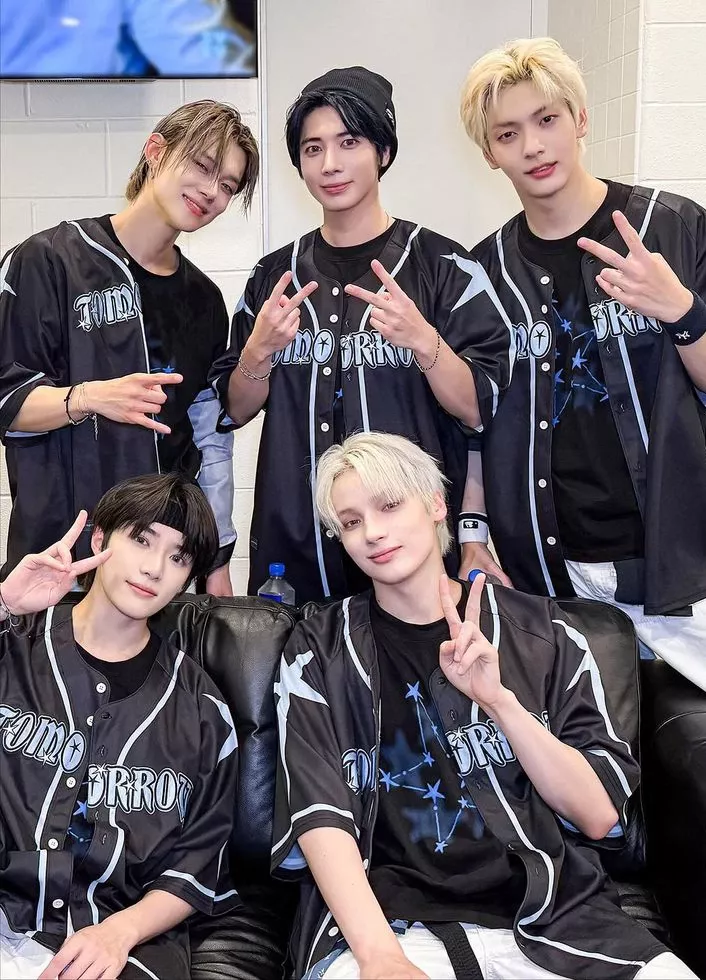 투모로우바이투게더의 비하인드 컷