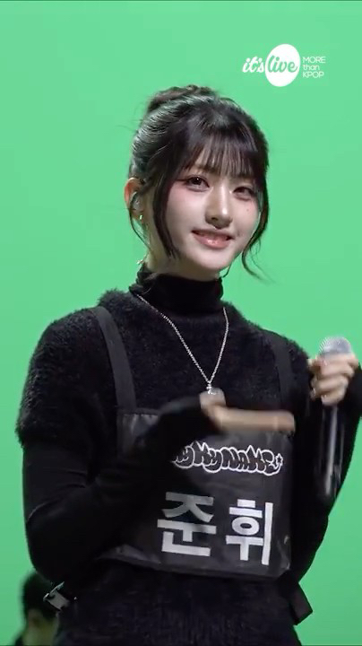 A moment captured by SAY MY NAME's fan