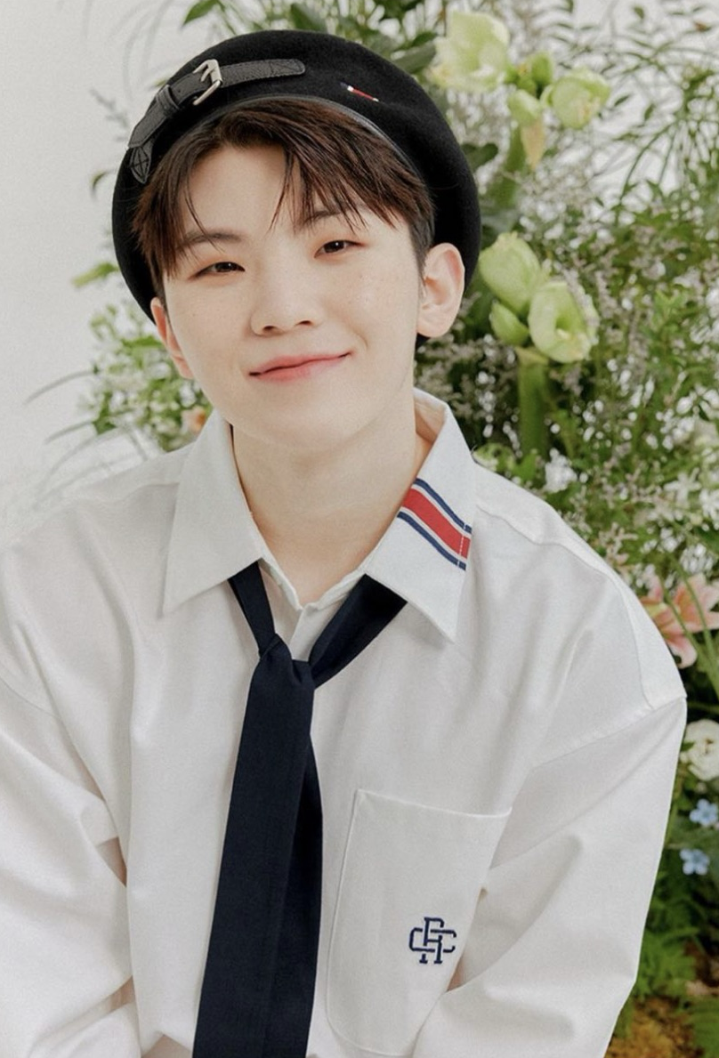 Woozi (SEVENTEEN)的最新活動照片