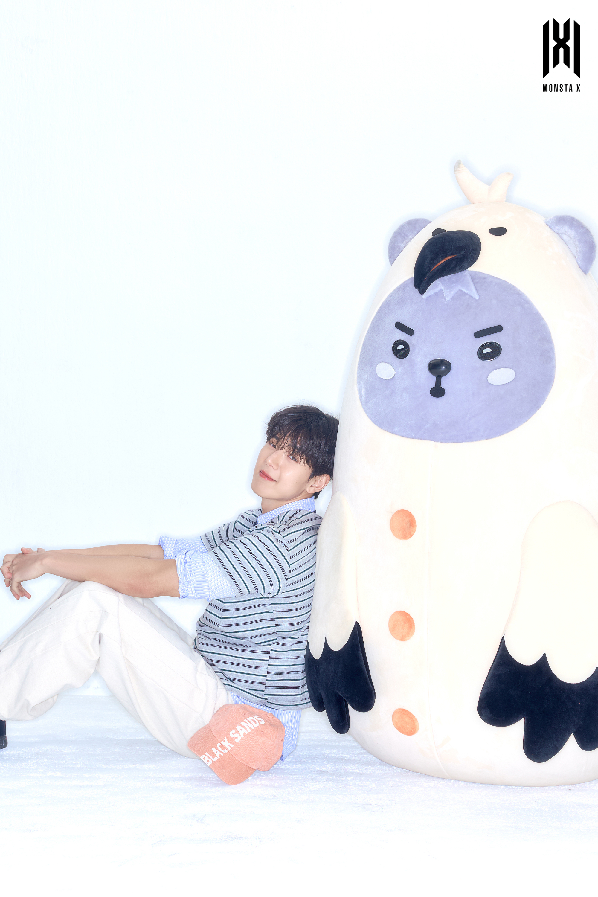 A moment captured by Shownu (MONSTA X)'s fan
