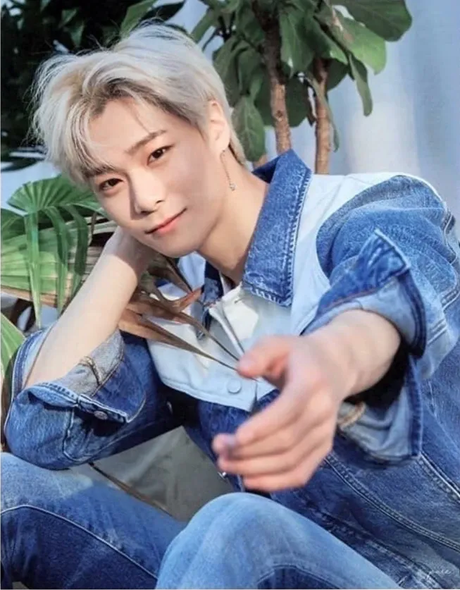 Latest photo of Moonbin (ASTRO)