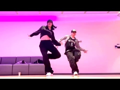 모모 (TWICE)의 비하인드 컷