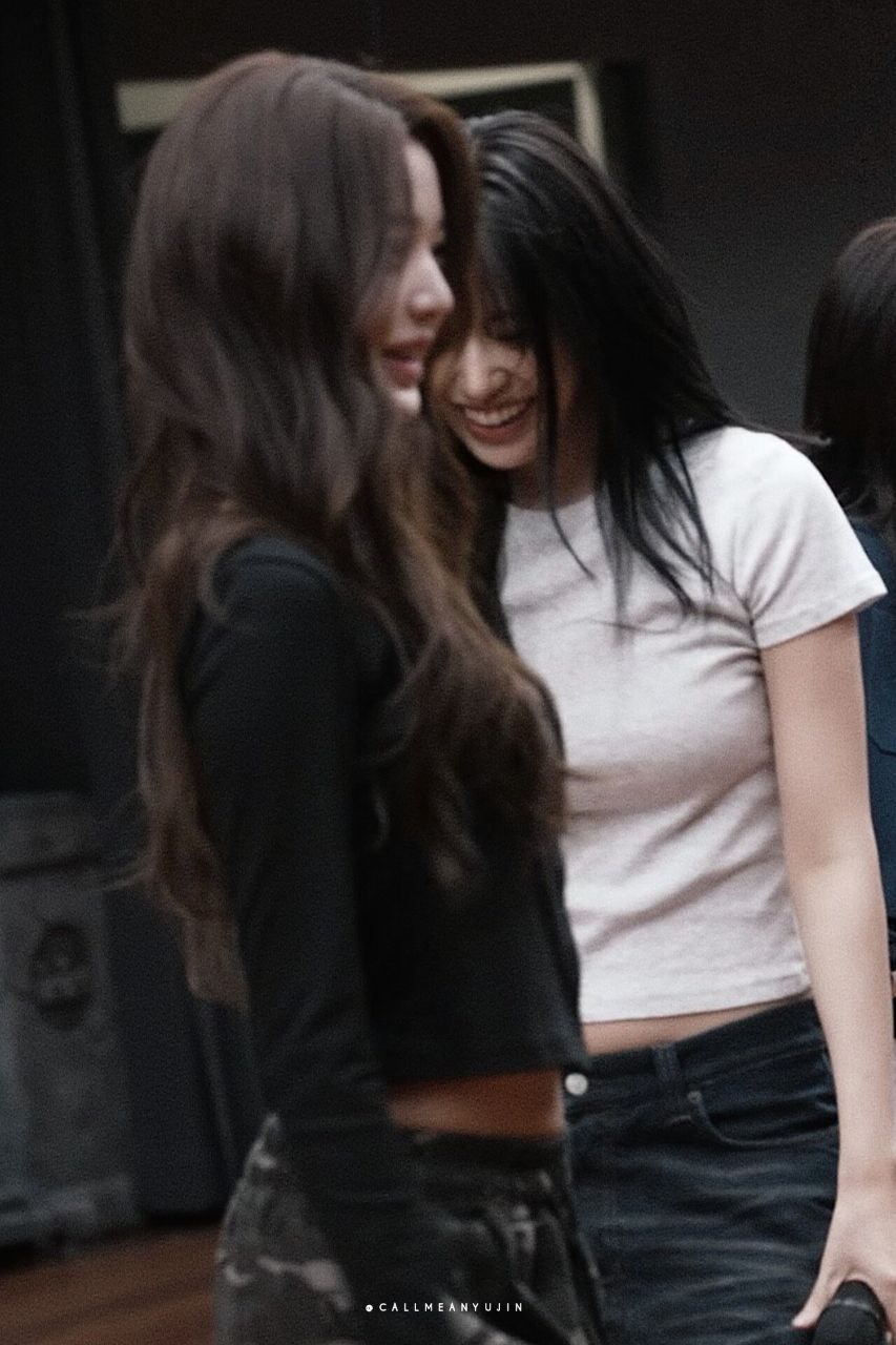 안유진 (IVE) 최근 활동샷