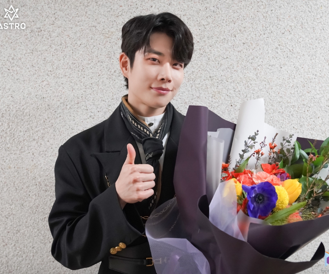 Behind-the-scenes cut of MJ (ASTRO)