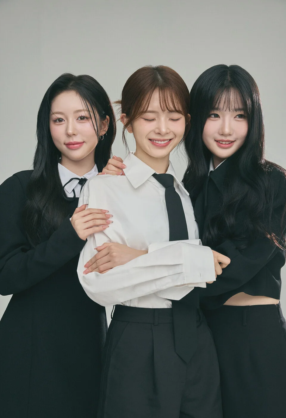 Behind-the-scenes cut of Kotone (tripleS)