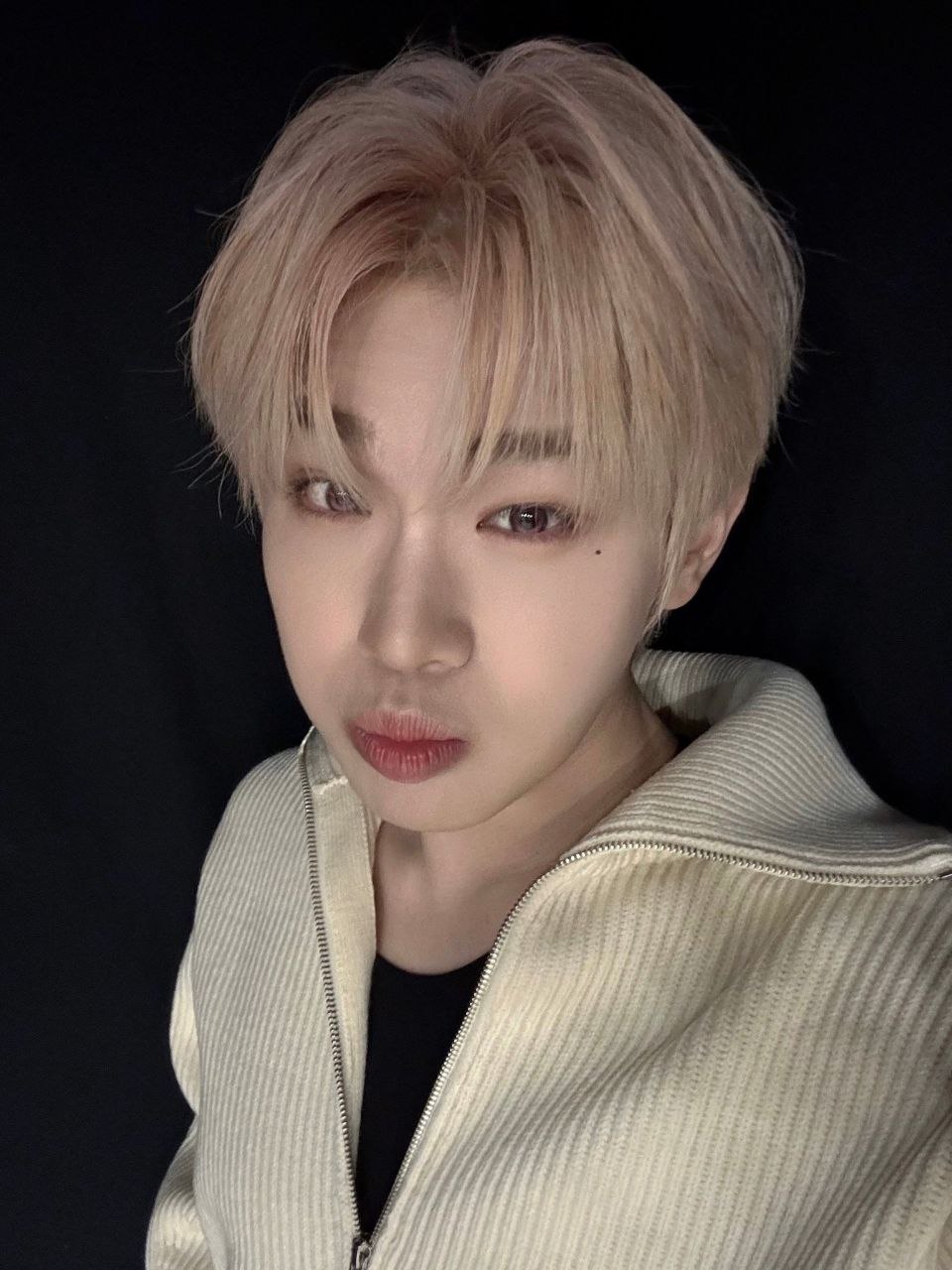 Recent activity shot of Kim Taerae (ZEROBASEONE)