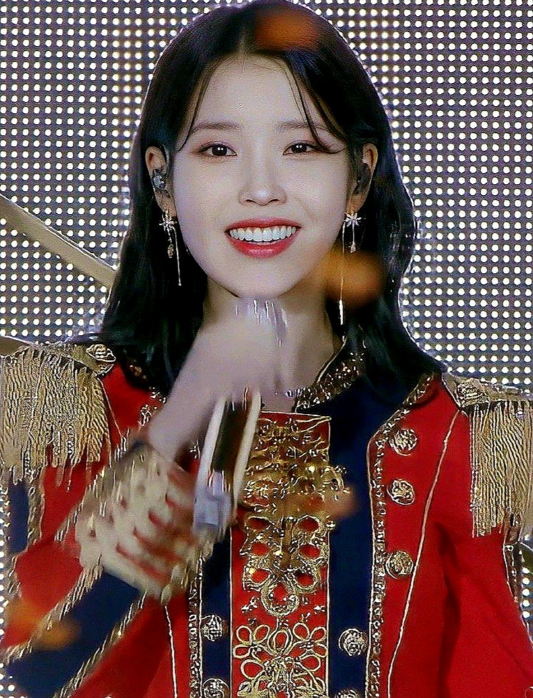 아이유의 비하인드 컷