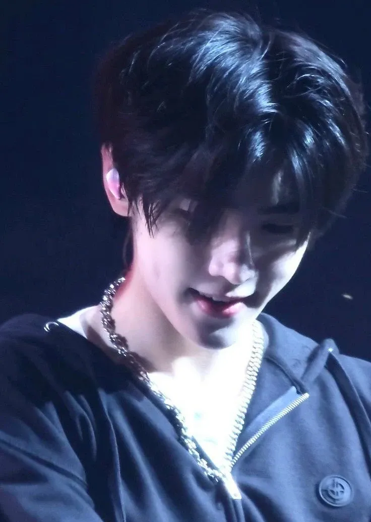 Foto terbaru Sunghoon (ENHYPEN)