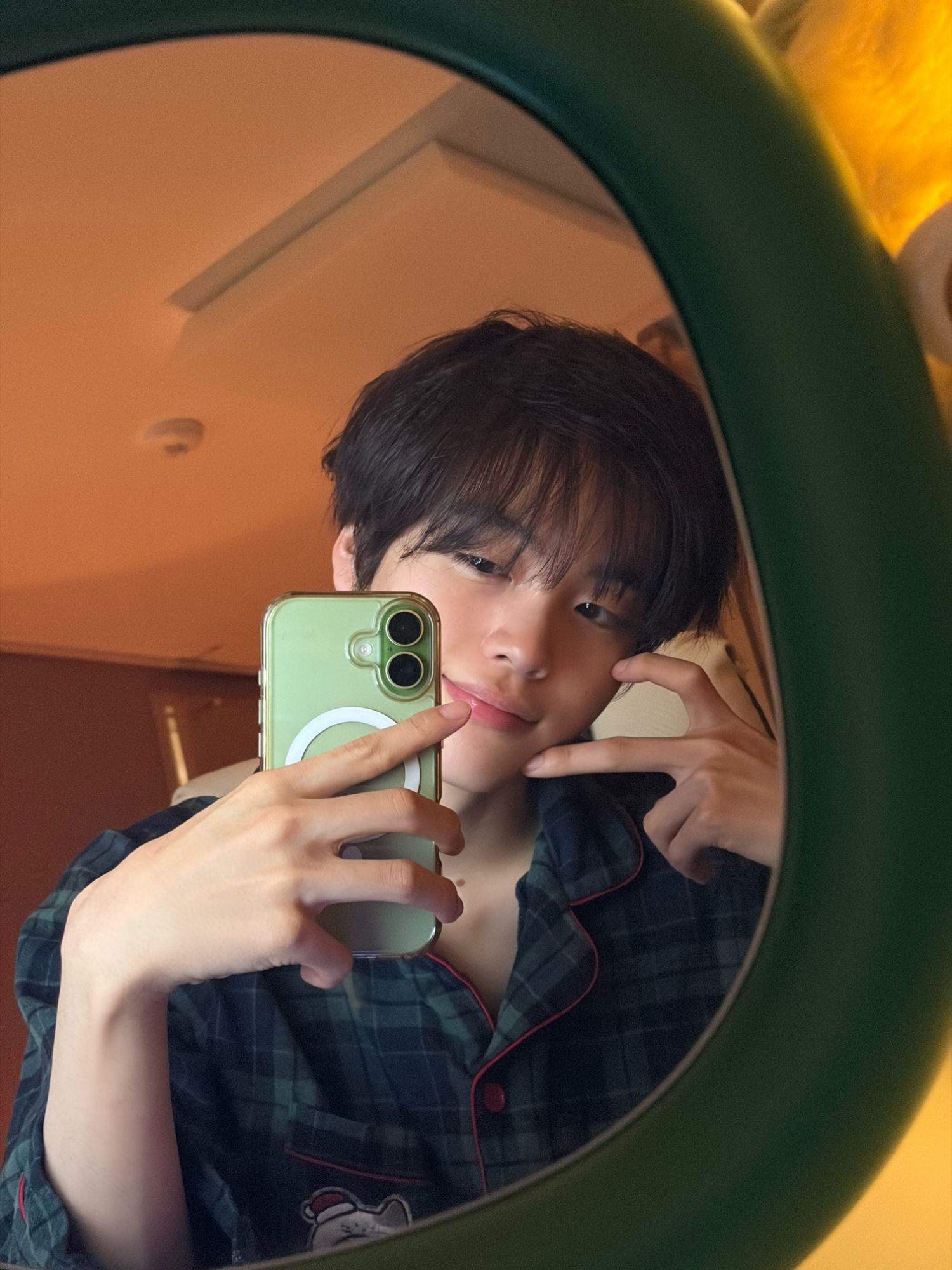 Recent activity shot of Hyeongjun (CRAVITY)