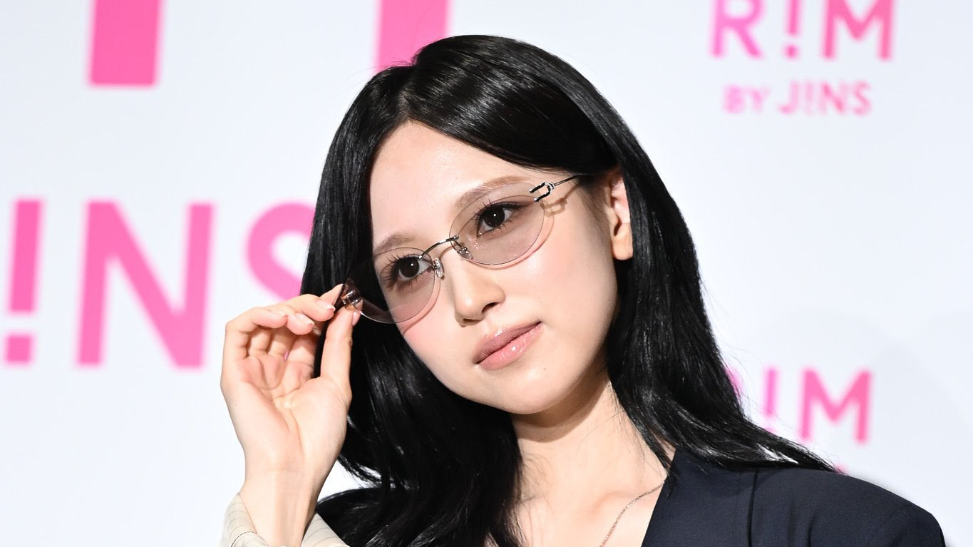 Foto aktivitas terbaru Mina (TWICE)