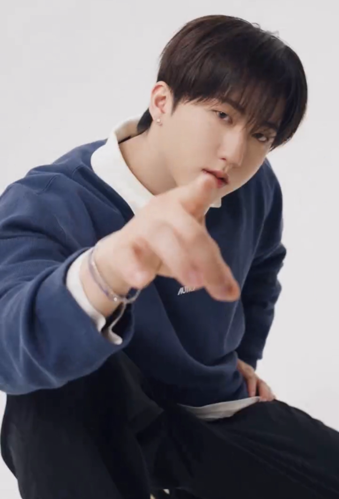 Behind-the-scenes cut of Changbin (Stray Kids)