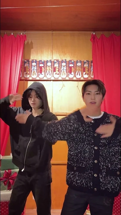 Behind-the-scenes cut of TNX