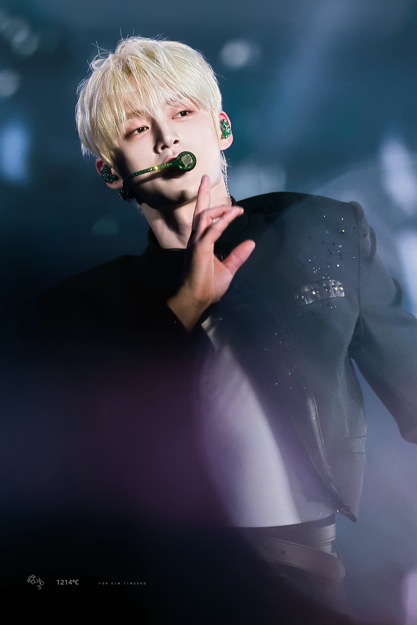 A moment captured by Kim Jiwoong (ZEROBASEONE)'s fan