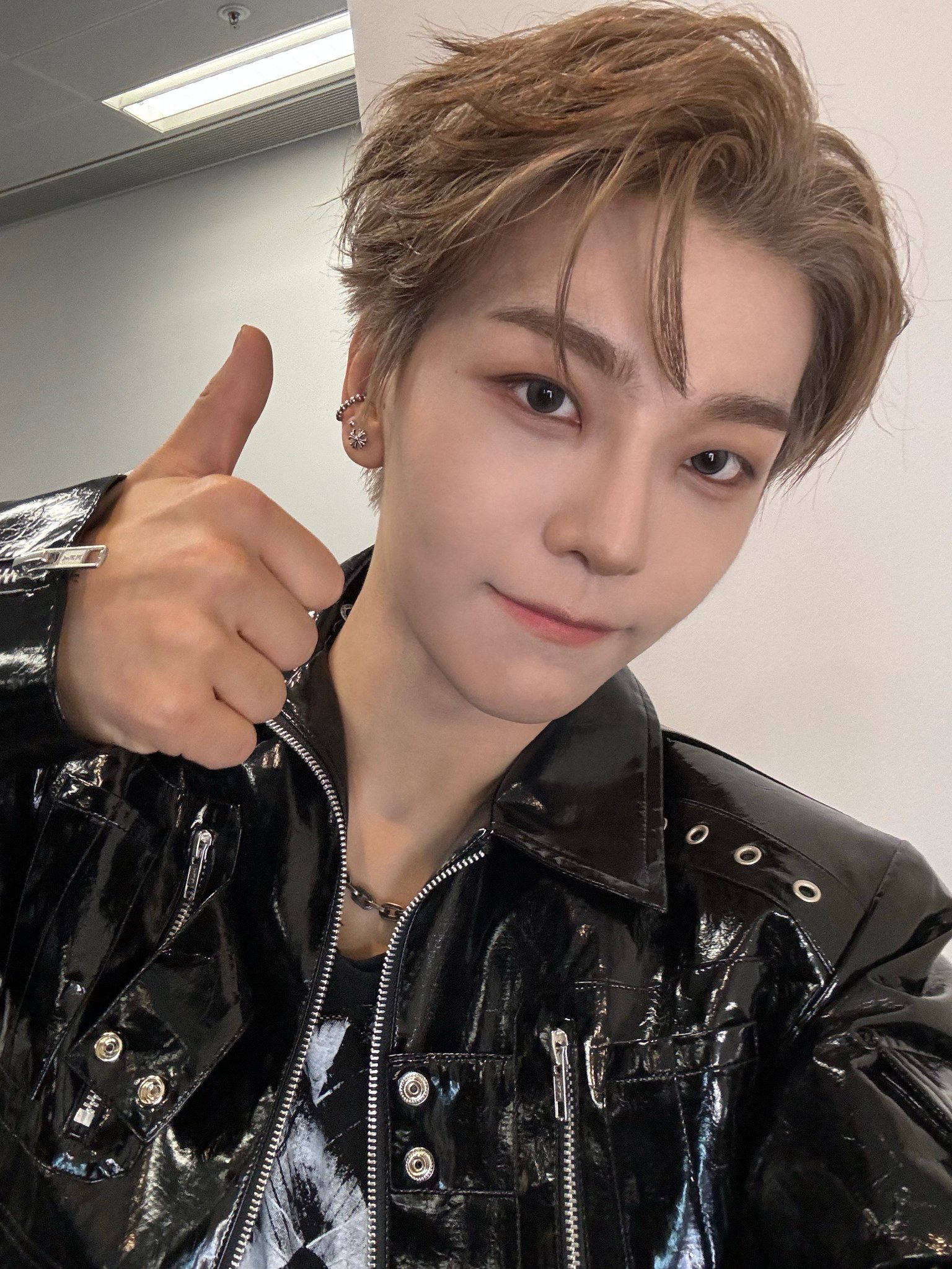 Behind-the-scenes cut of He Xinlong (ALPHA DRIVE ONE)