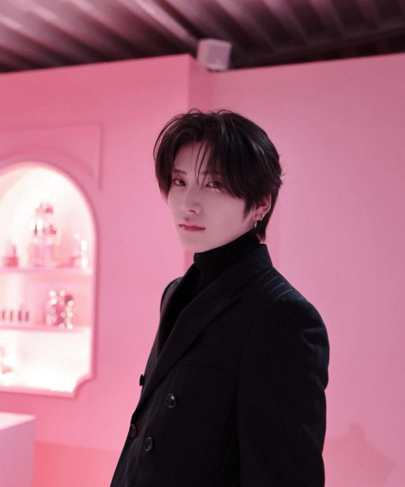 Foto aktivitas terbaru Yuma (&TEAM)