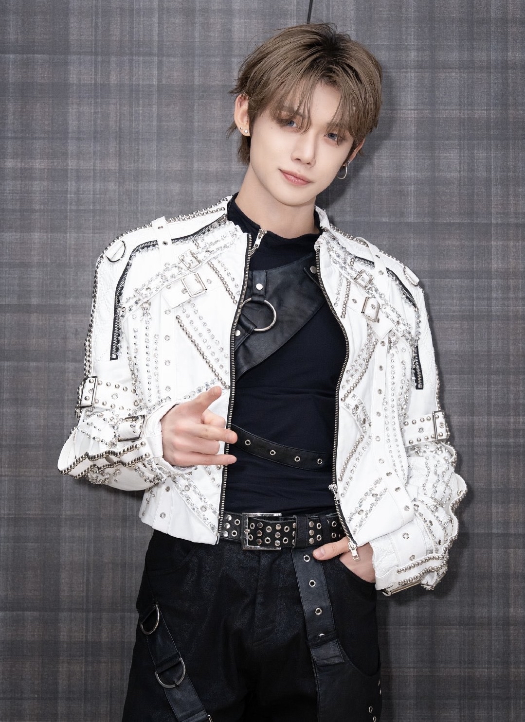 然竣 (TOMORROW X TOGETHER)的幕後花絮