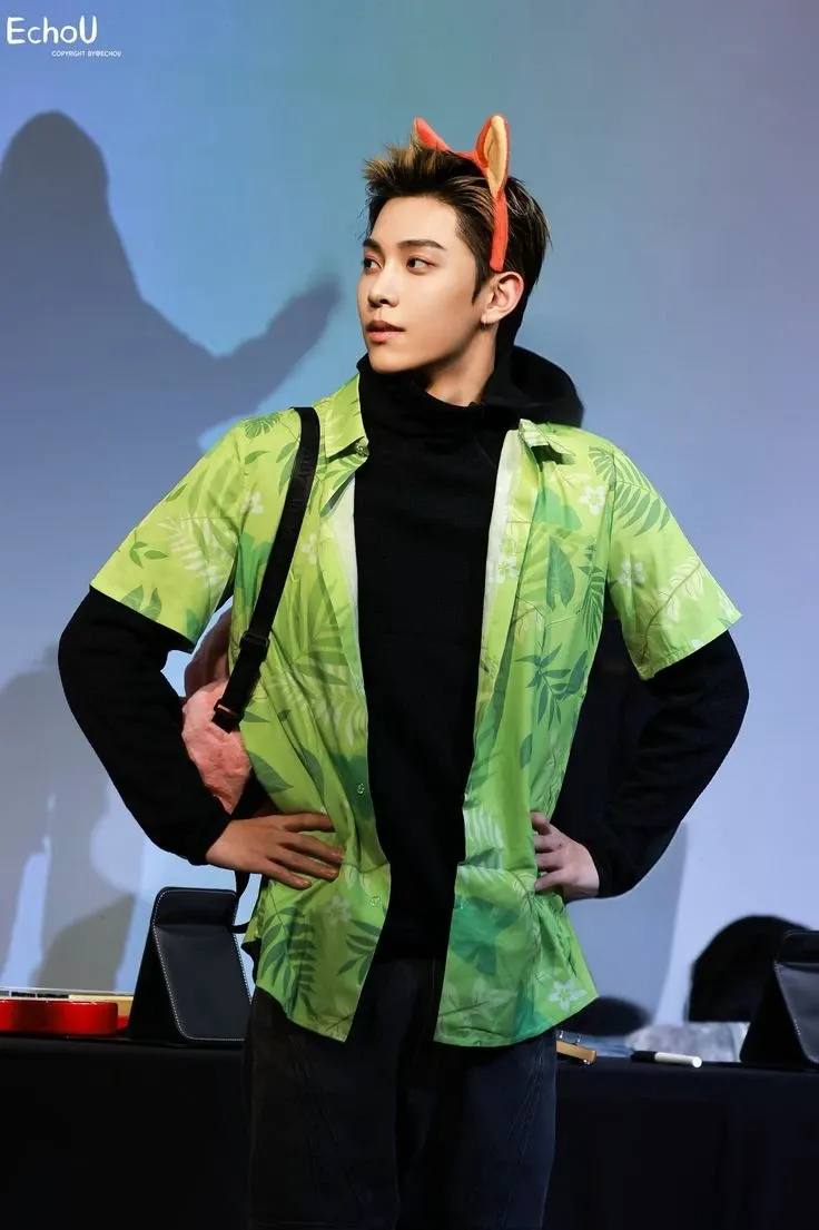 A moment captured by Ryul (LNGSHOT)'s fan