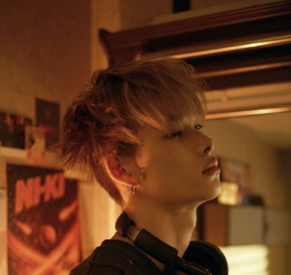 Foto terbaru NI-KI (ENHYPEN)