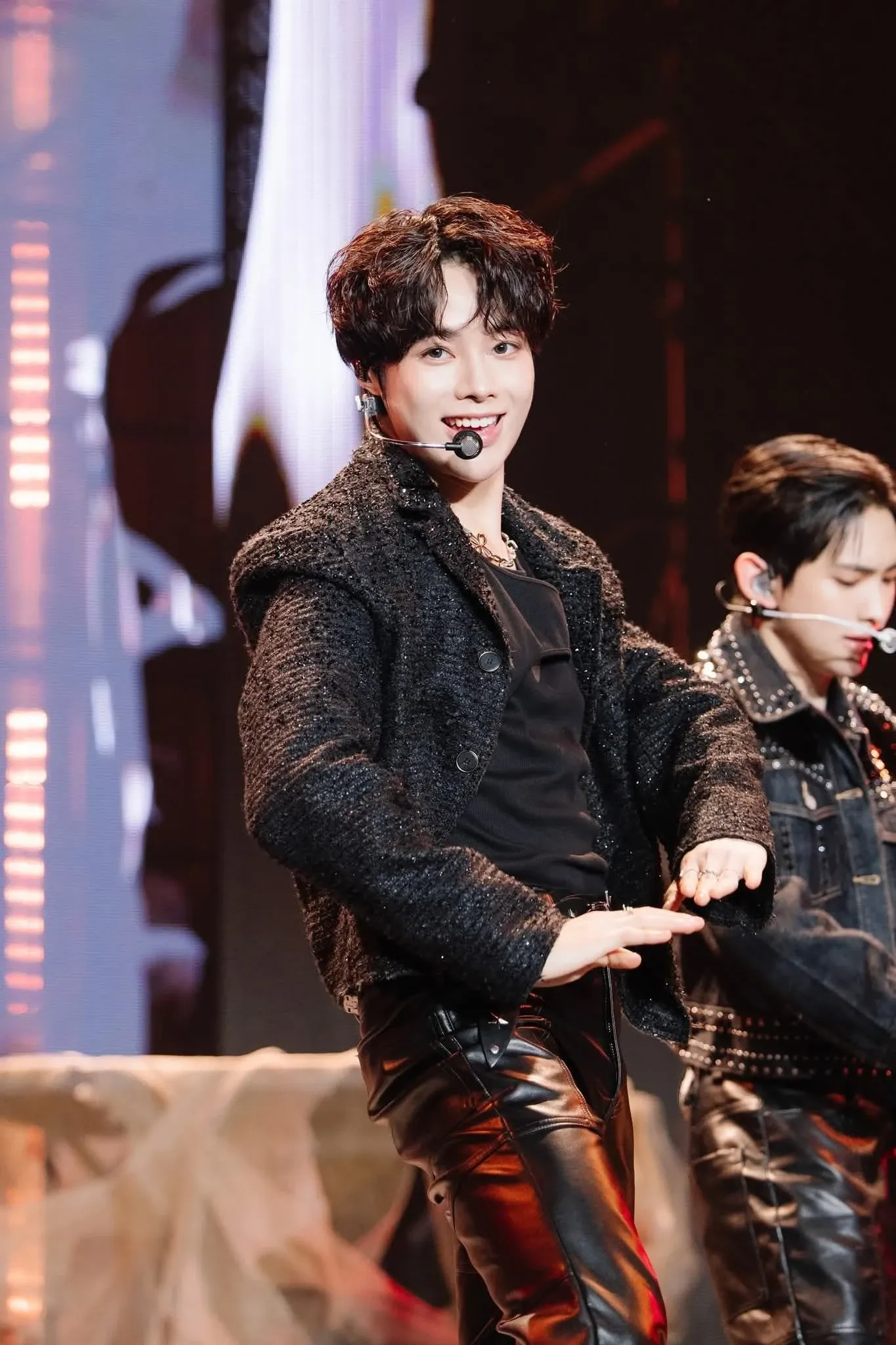 Behind-the-scenes cut of Hanbin (TEMPEST)