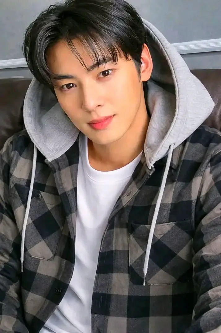 Recent activity shot of Eunwoo (ASTRO)