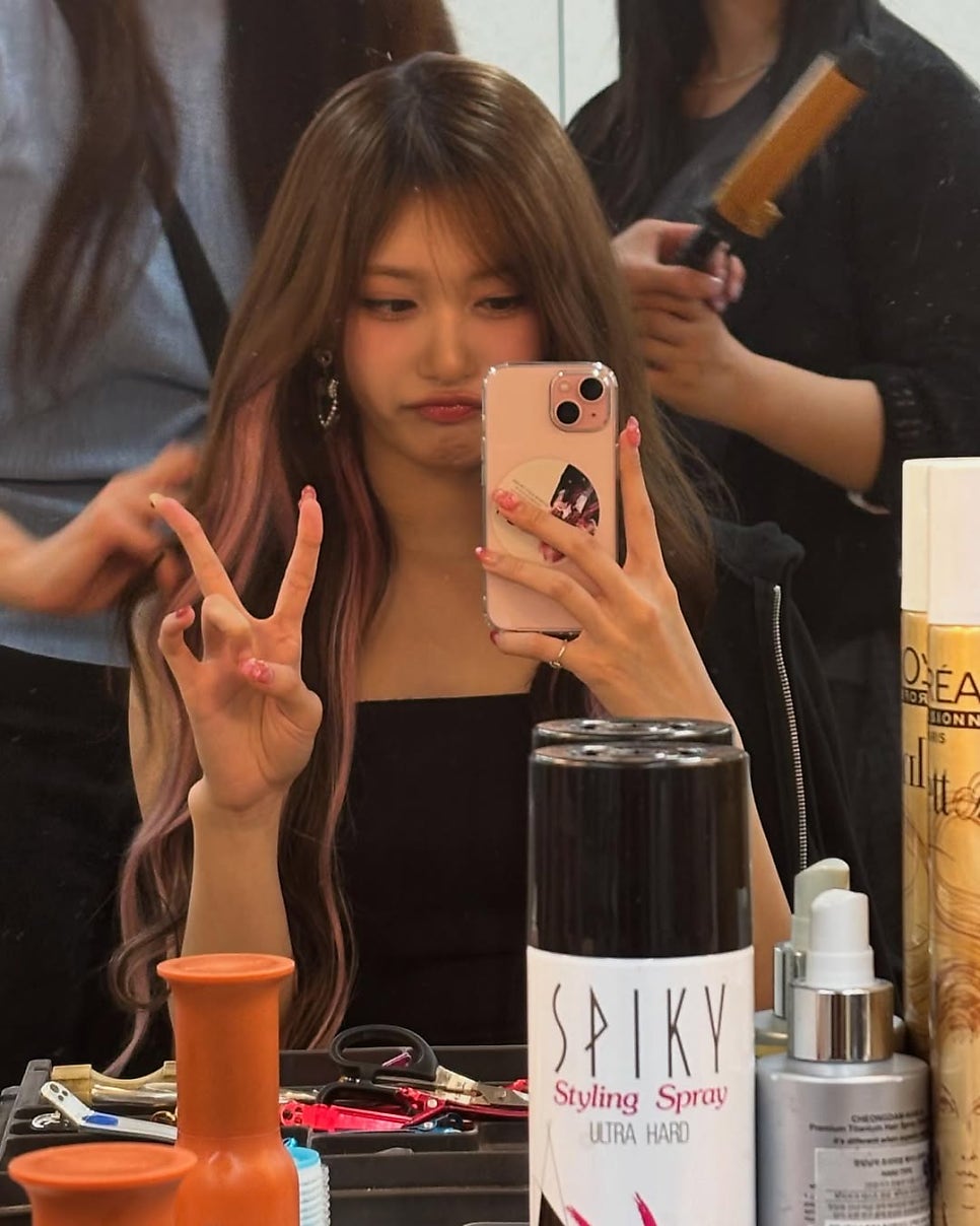 Behind-the-scenes cut of Leeseo (IVE)