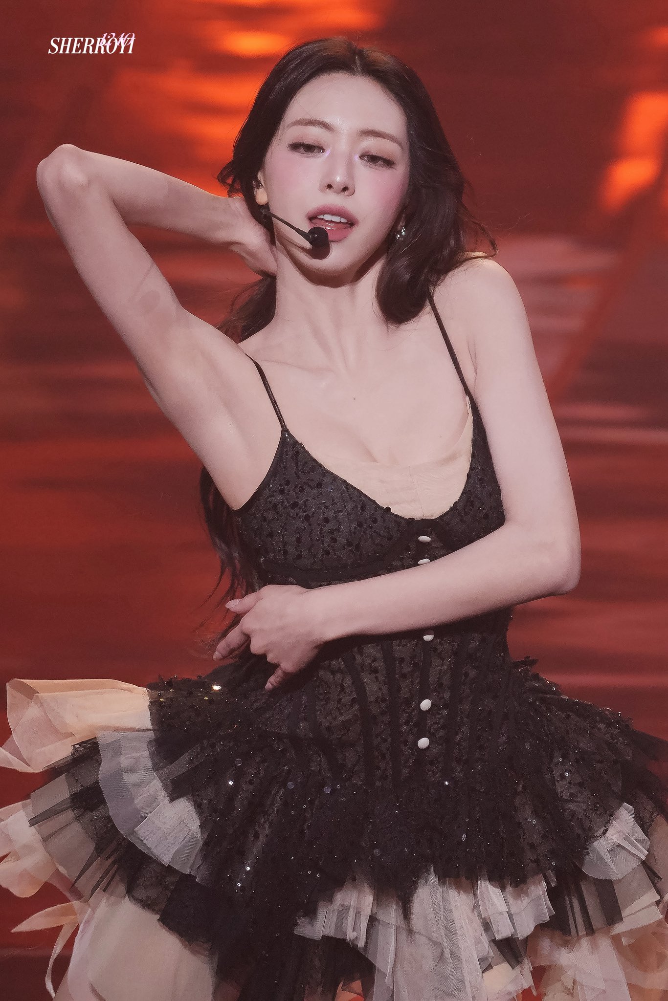 Behind-the-scenes cut of Yuna (ITZY)