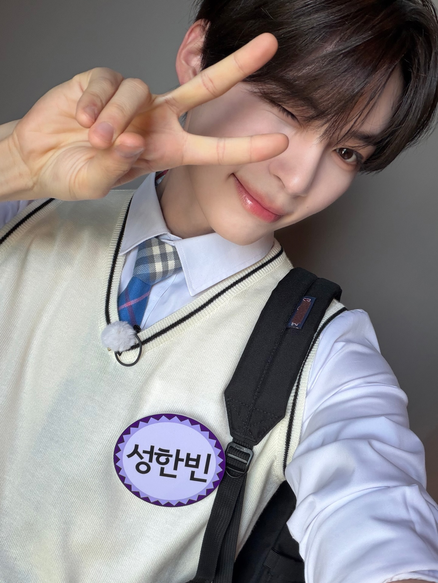 Foto aktivitas terbaru Sung Hanbin (ZEROBASEONE)