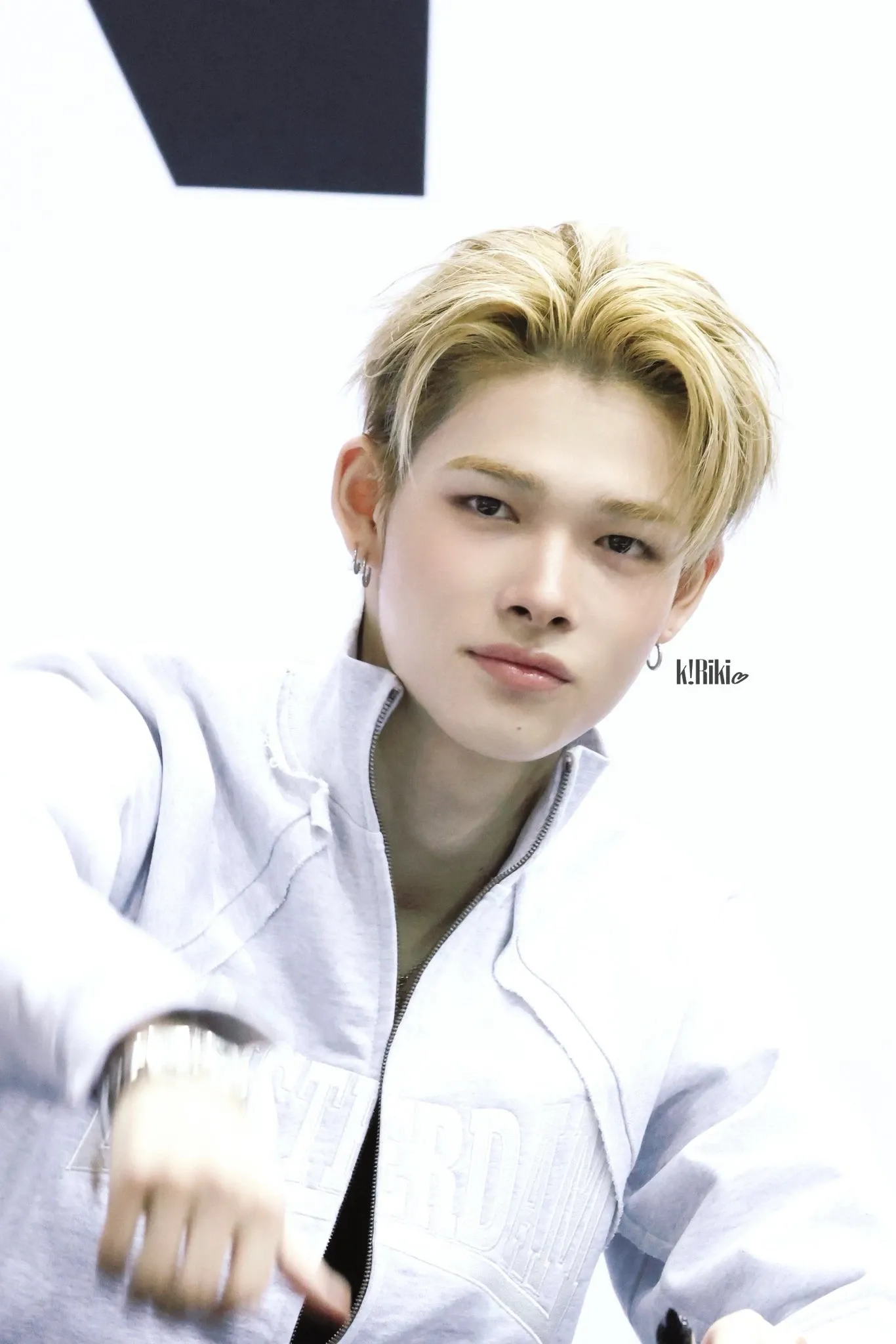 Foto aktivitas terbaru NI-KI (ENHYPEN)