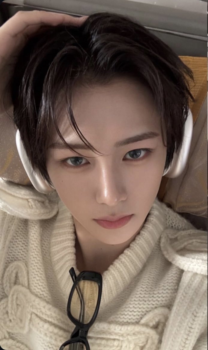 Fandom-recommended wallpaper image of Zhou Anxin (ALPHA DRIVE ONE)