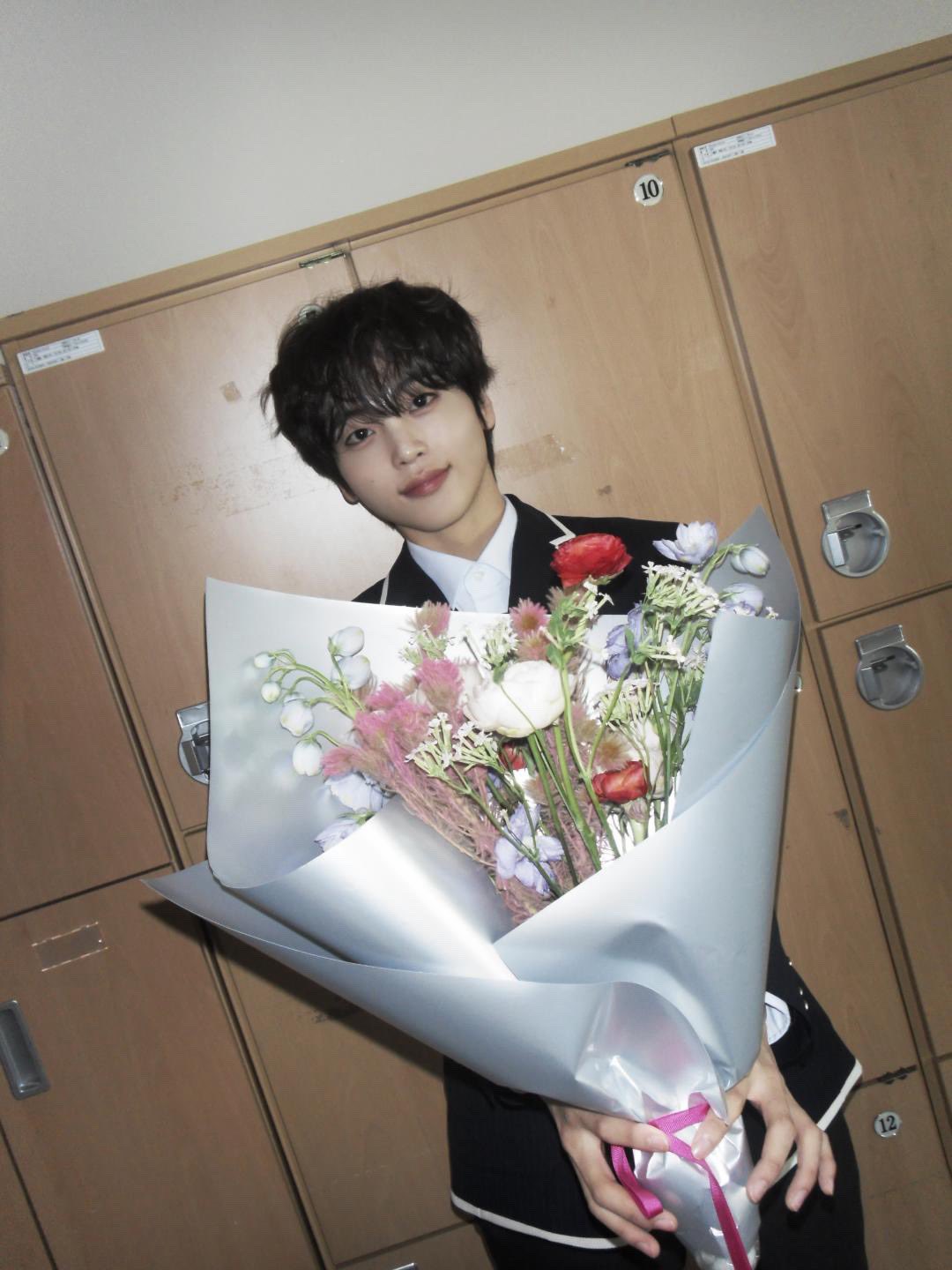 A moment captured by Hyeongjun (CRAVITY)'s fan