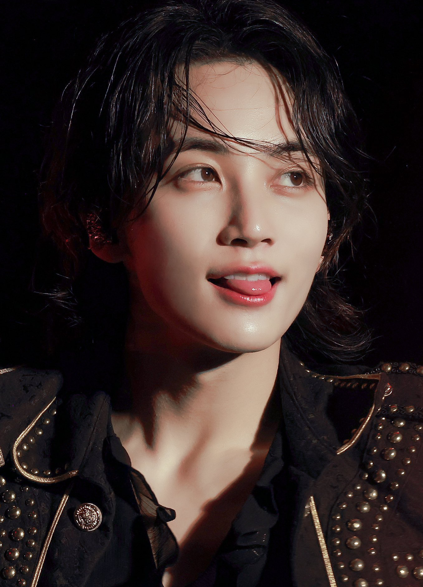 Recent activity shot of Jeonghan (SEVENTEEN)