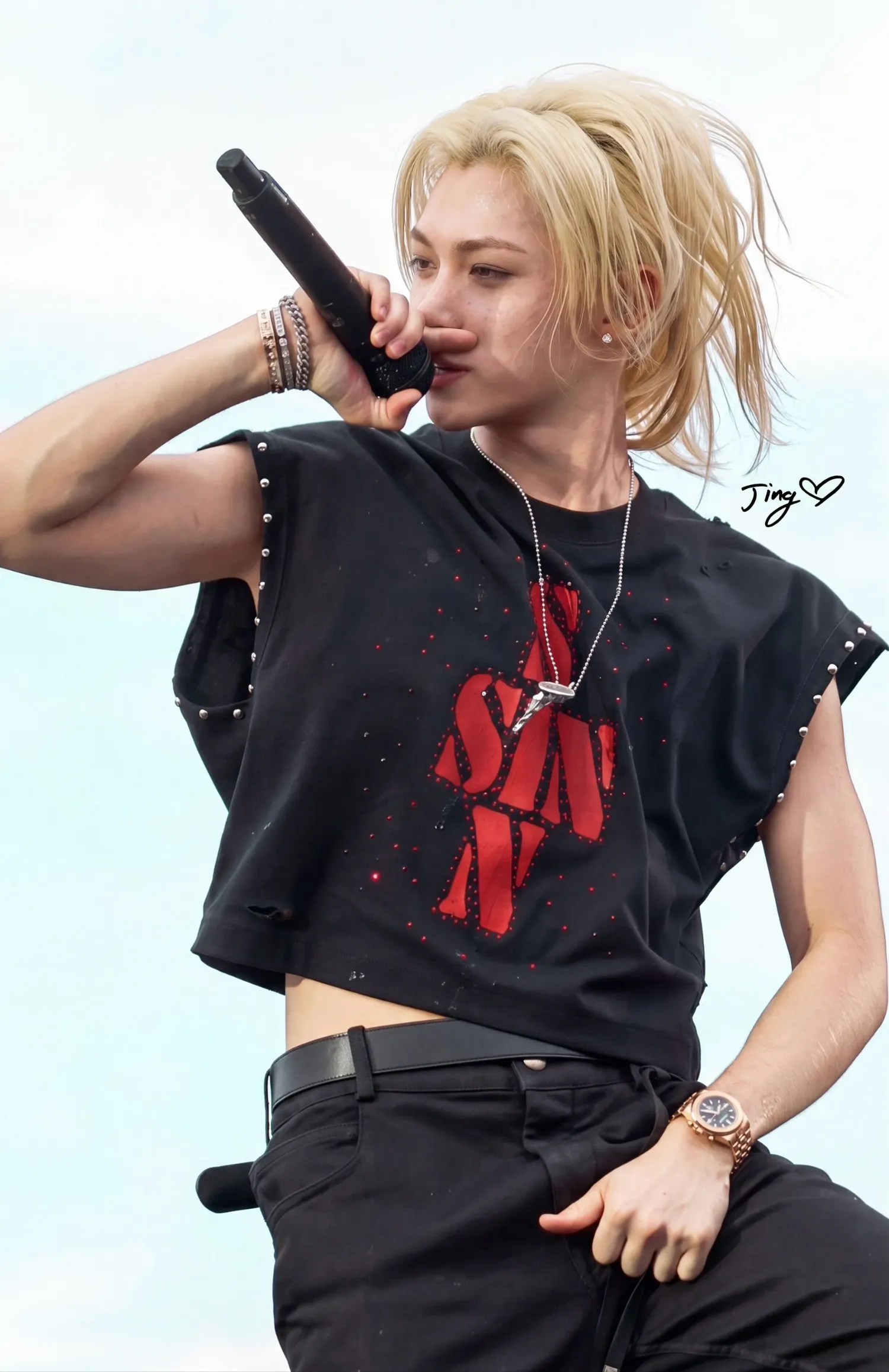 Latest photo of Felix (Stray Kids)