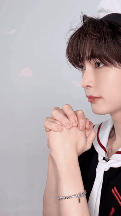 ソン・ハンビン (ZEROBASEONE)の最近の活動写真