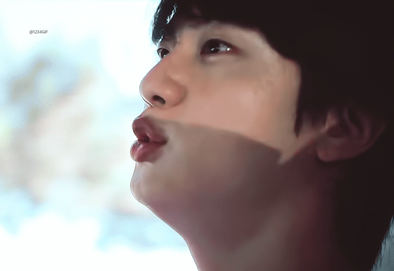 Foto aktivitas terbaru Jin (BTS)