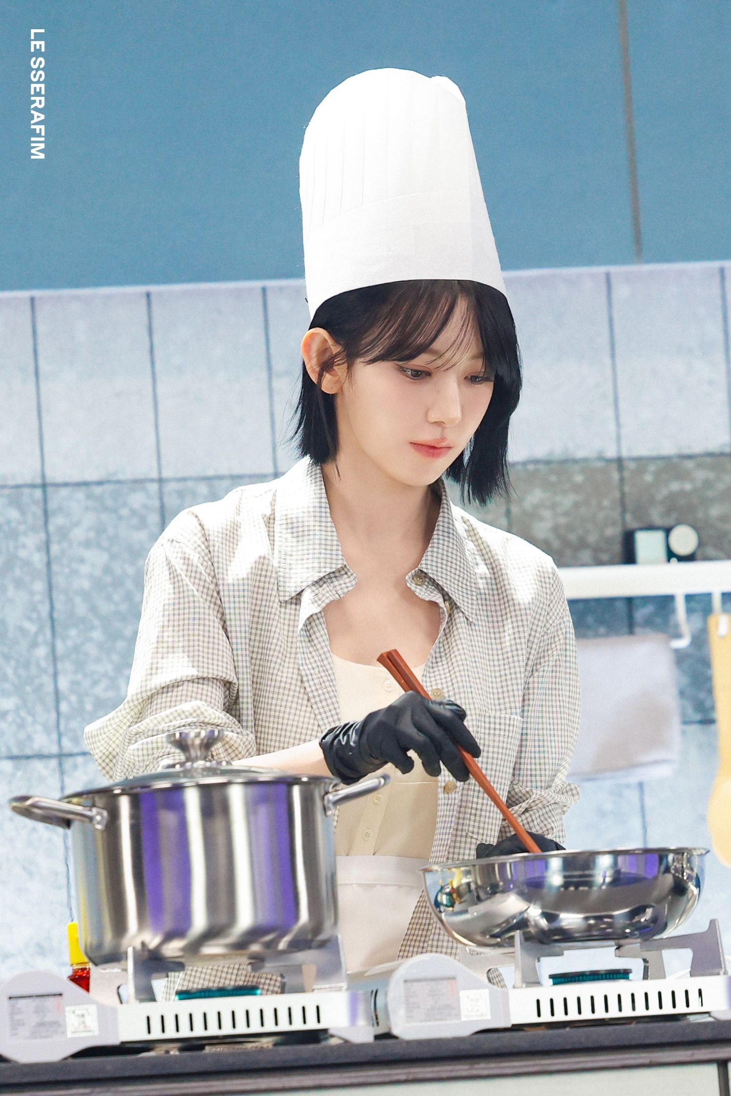 Recent activity shot of Sakura (LE SSERAFIM)