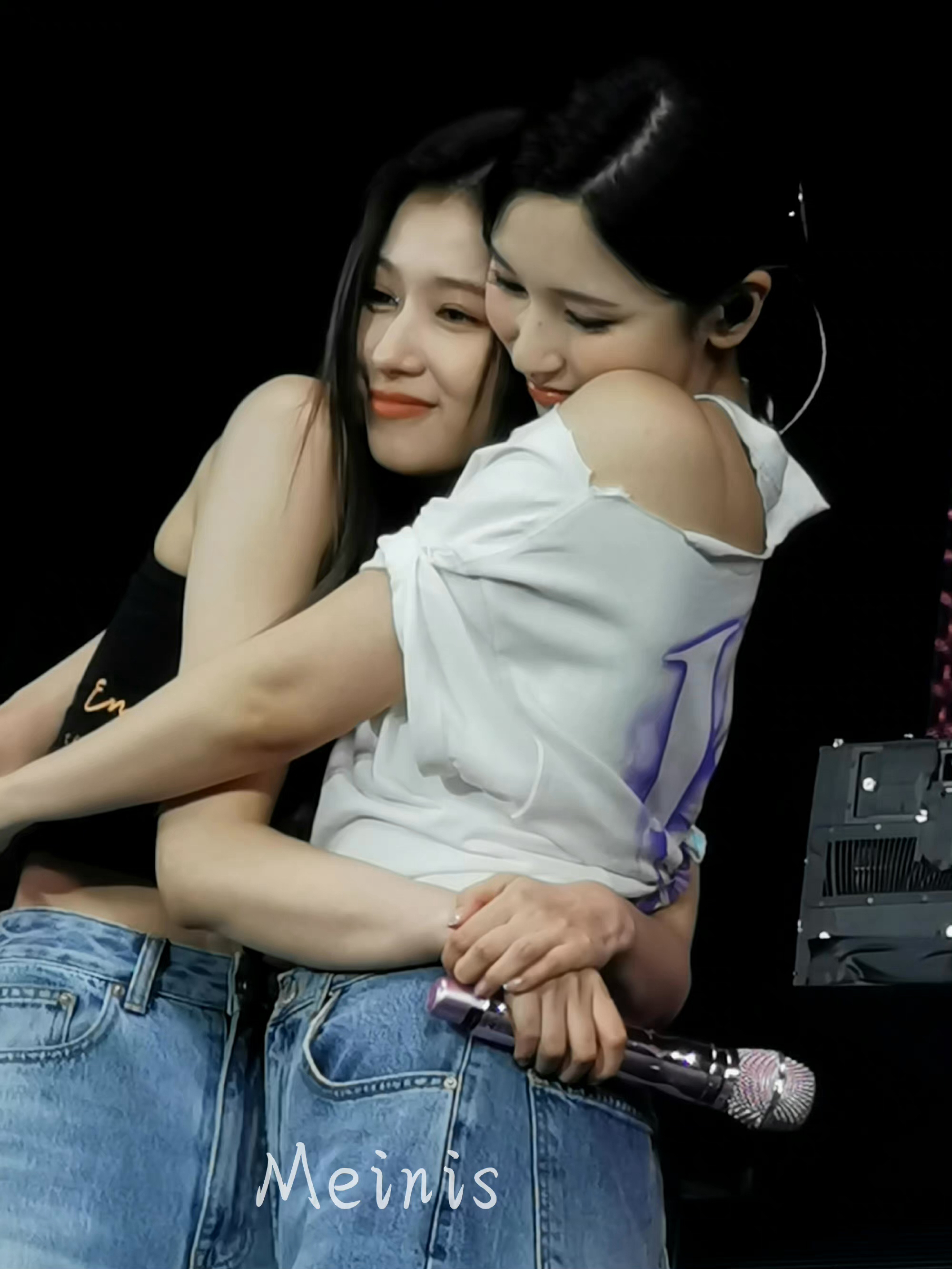 Behind-the-scenes cut of Mina (TWICE)