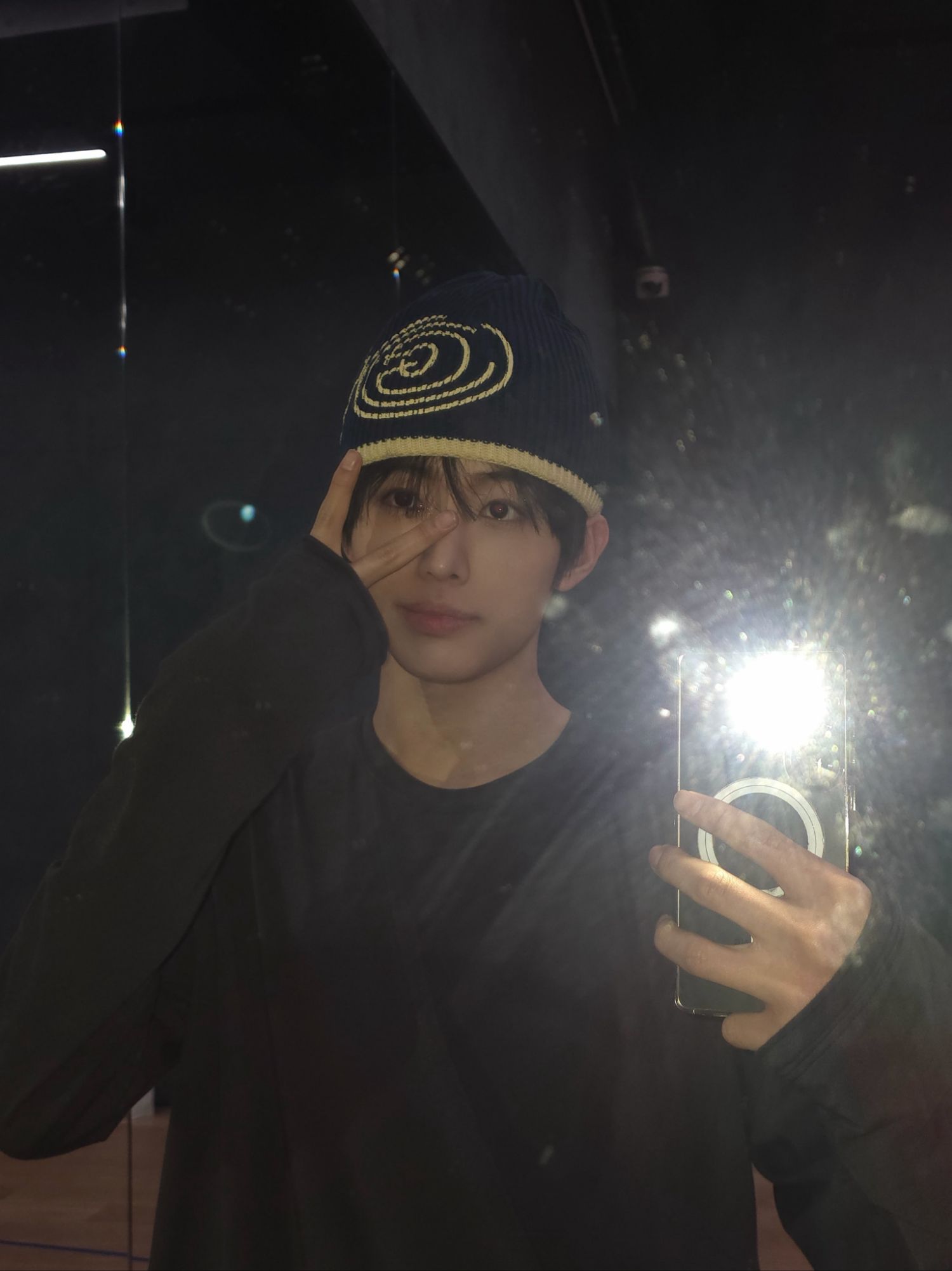 Latest photo of Jang yonghoon (IDID)