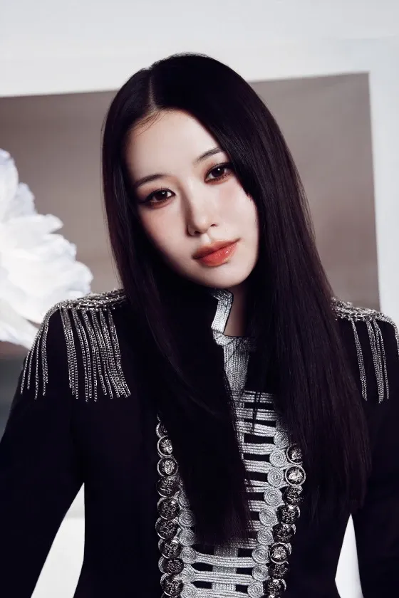 Behind-the-scenes cut of Kasahara Momona (ME:I)