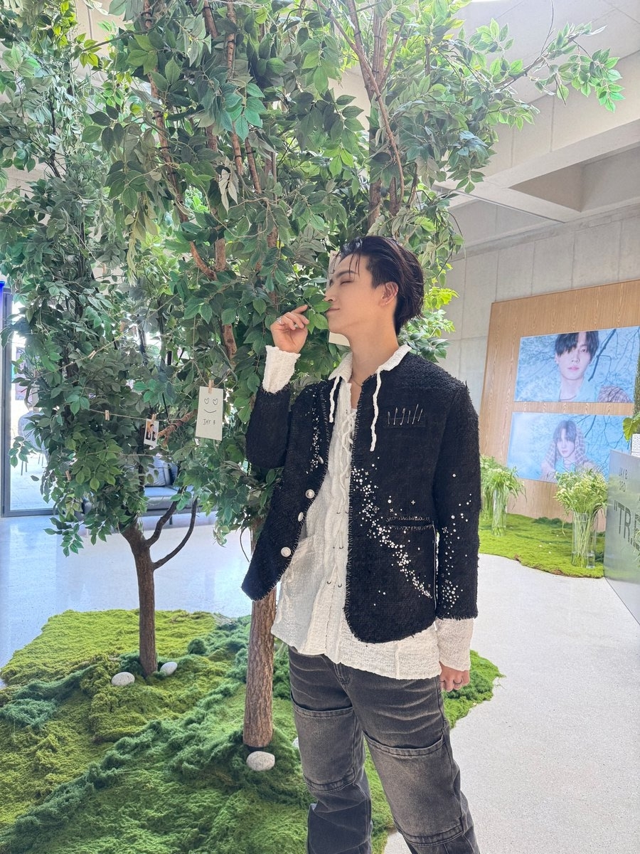 Latest photo of JAY B (GOT7)