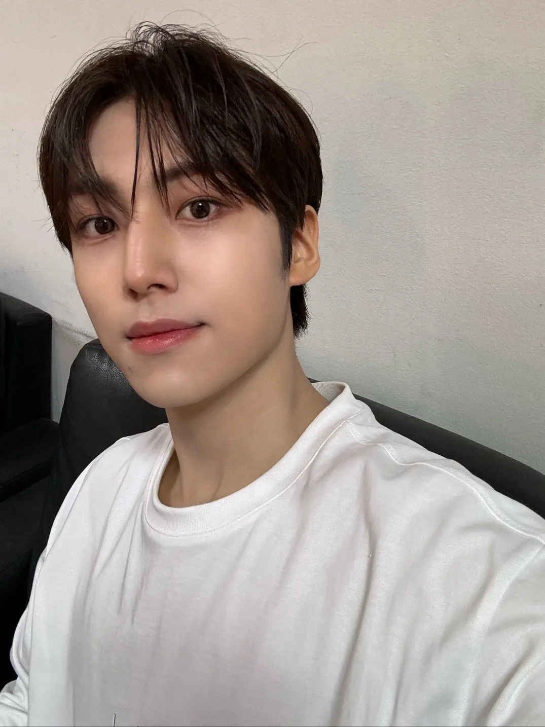 Recent activity shot of Lee Eunsang (YOUNITE)