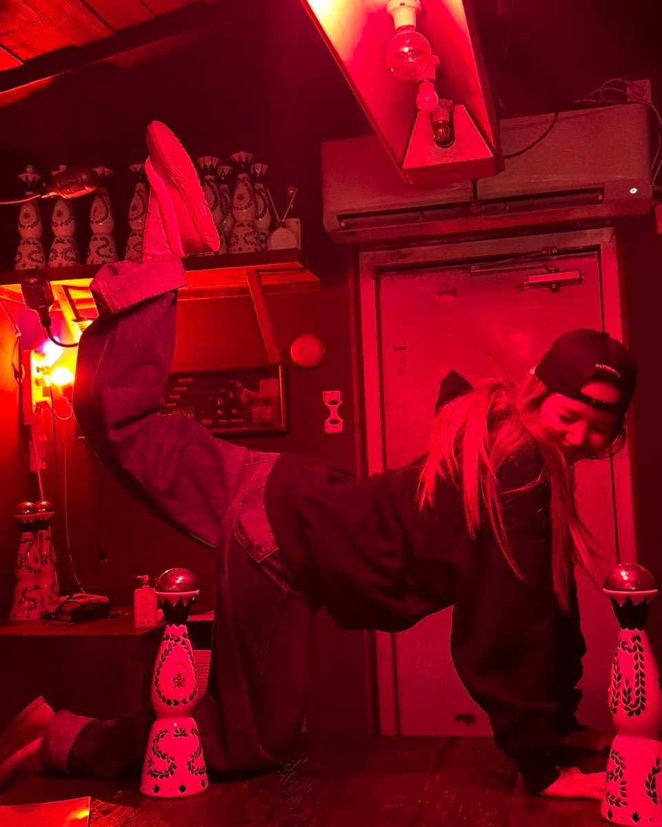 A moment captured by Lisa (BLACKPINK)'s fan