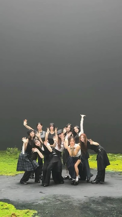 Fandom-recommended wallpaper image of TWICE