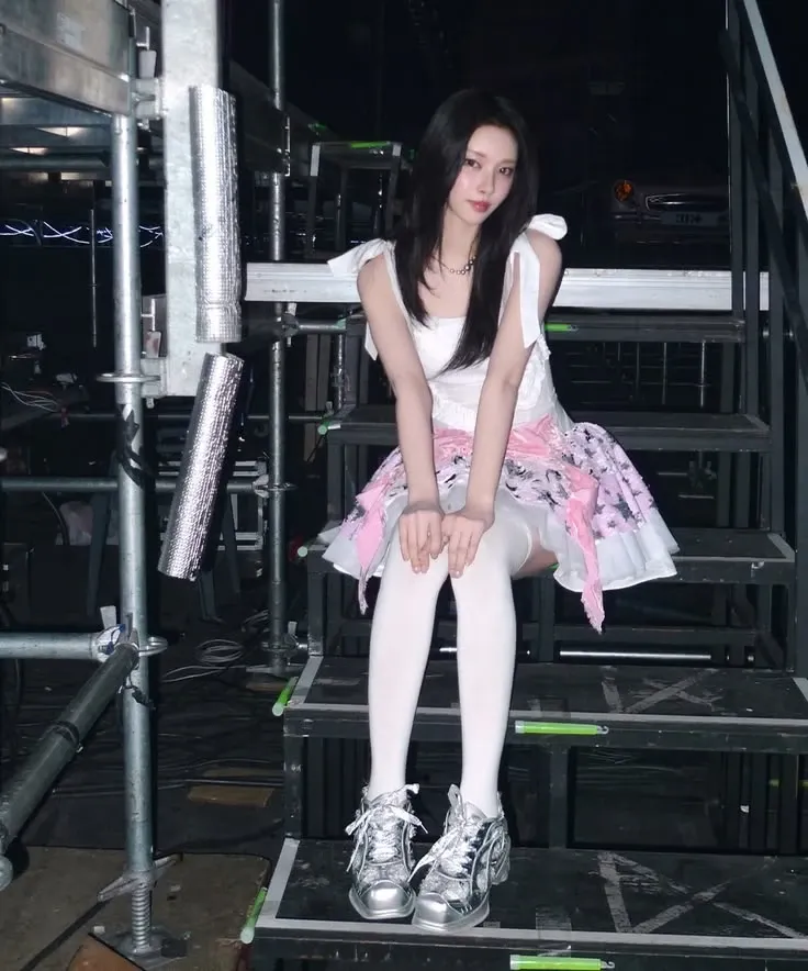 Latest photo of ILLIT