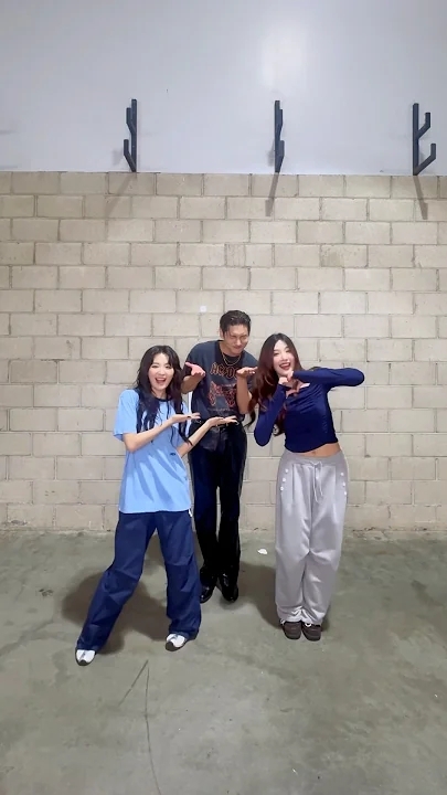 Behind-the-scenes cut of Max (TVXQ)