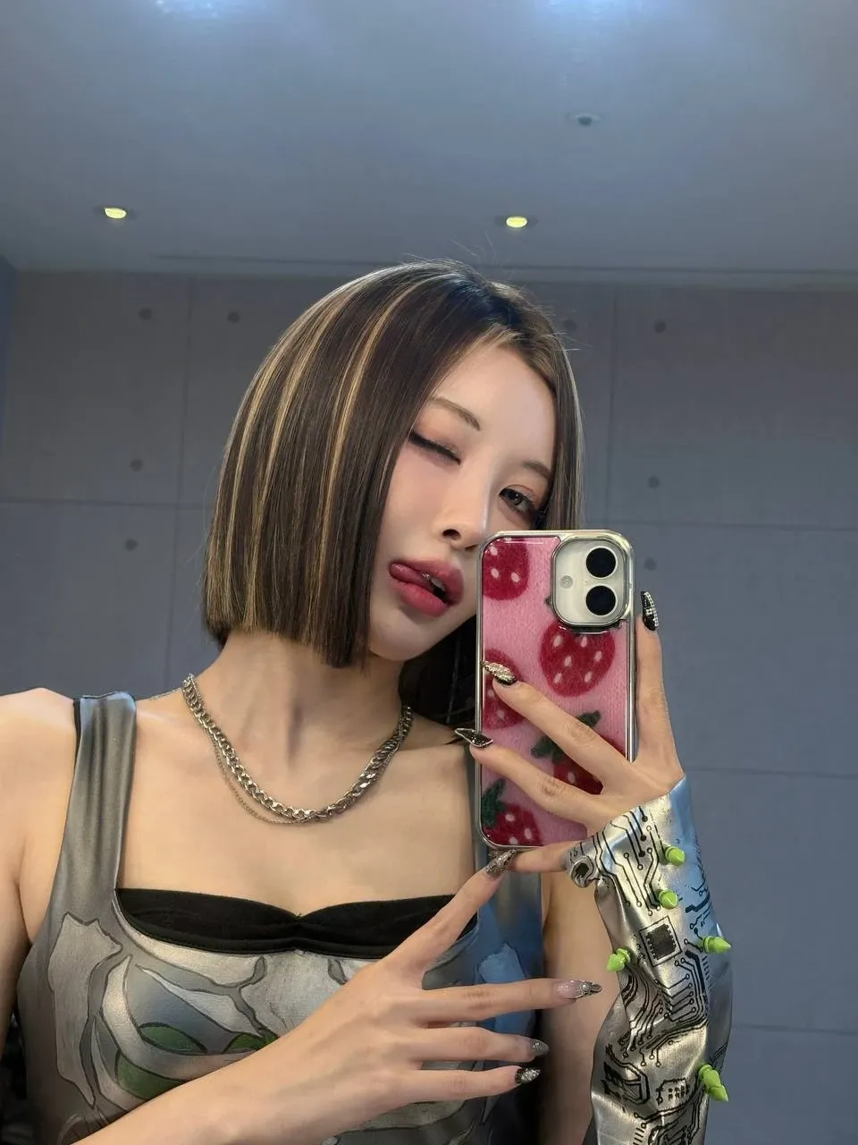 Behind-the-scenes cut of X:IN