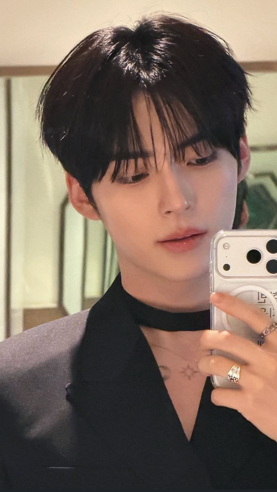 A moment captured by Sung Hanbin (ZEROBASEONE)'s fan
