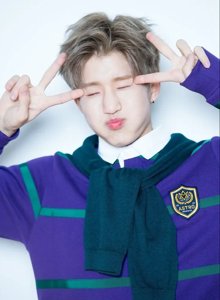 Behind-the-scenes cut of Jinjin (ASTRO)
